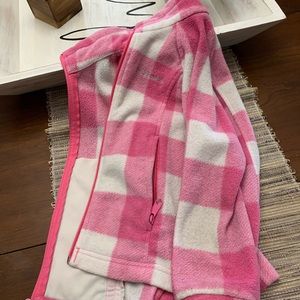 Pink and white checkered Columbia fleece Size 4/5